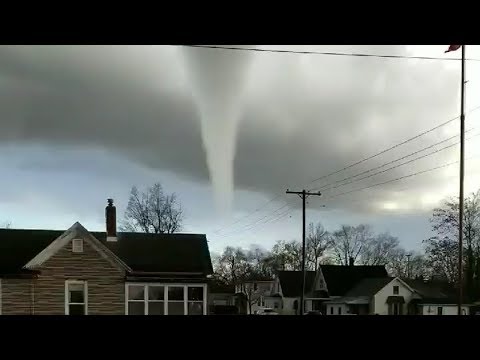 Multiple Tornadoes Touched down in Illinois, US (Dec 1, 2018)