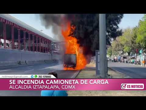 Se incendia camioneta en Calzada Zaragoza cerca del Metro Guelatao