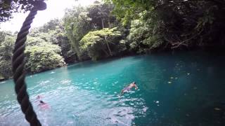 preview picture of video 'Rope Swinging in Luganville Santo'