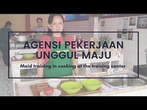 Maid training in cooking at the training center 