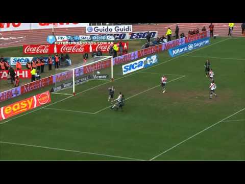 Ocasión de Riaño. River 2 San Martín 1. Fecha 19. Torneo Final 2013. Fútbol Para Todos