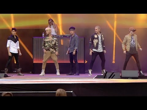 CNCO - Se Vuelve Loca (Live from Norway Cup 2018)