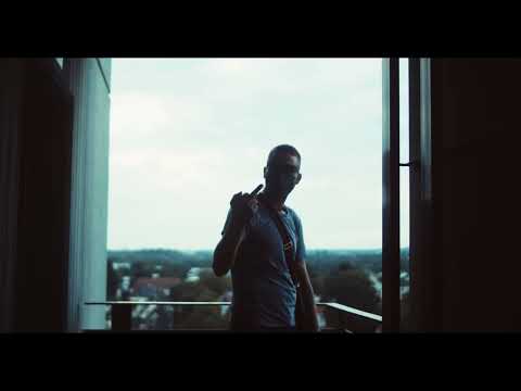 Kebinny - KOPF AUS DEM FENSTER [ Official Video ]
