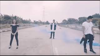 Download lagu Panjat Sosial ft Roy Ricardo, Awkarin, Gaga ( Lirik) mp3