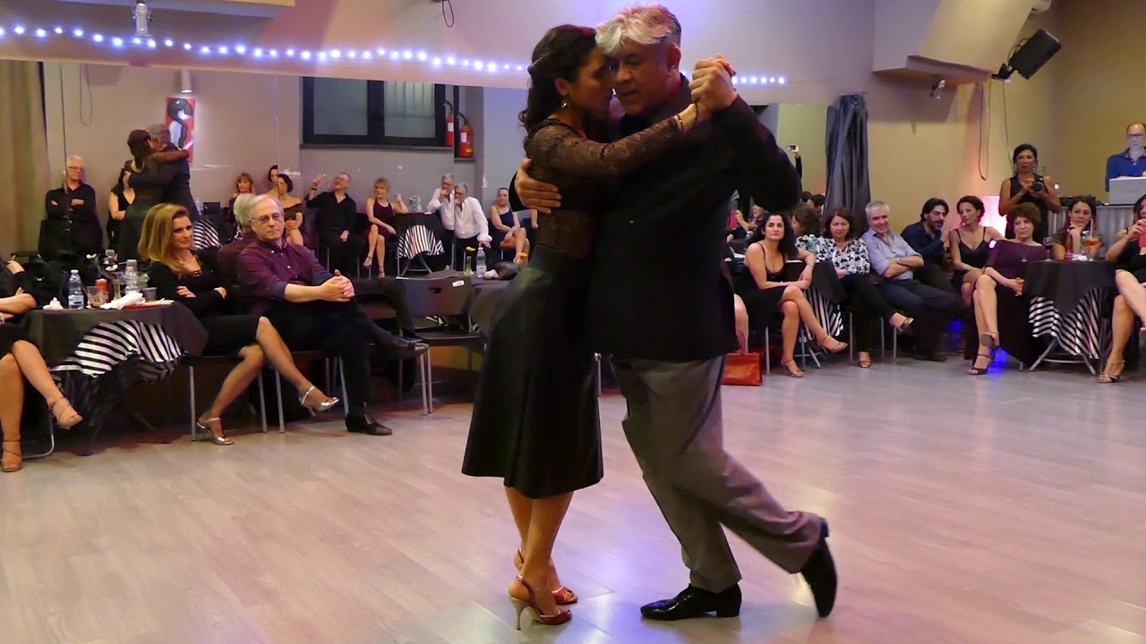 Video thumbnail for Osvaldo Roldan & Manuela Rodriguez, A los amigos