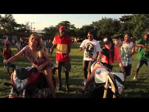 Mc R.black - Acelera (Video Clipe Oficial)