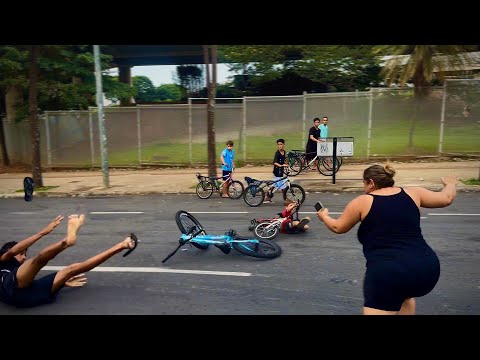 ENC0NTR0 DE BICICLETA MEG4 L0TAD0 ACONTEC4 ISS0