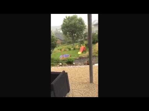 Jahrhunderthagel in Deutschland. Riesenhagel. Großhagel. Hagel. Katastrophe.