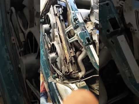 Mercedes cooling fan/fans removal /alert /a/c condenser cleaning