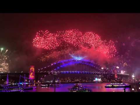 Sydney NYE 2019/2020 Midnight Fireworks (with soundtrack)