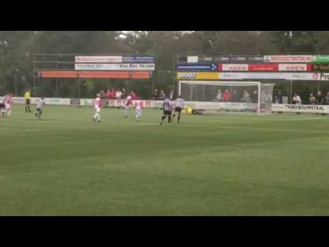 Björn Arts benut penalty Gemert - DESO 1-1