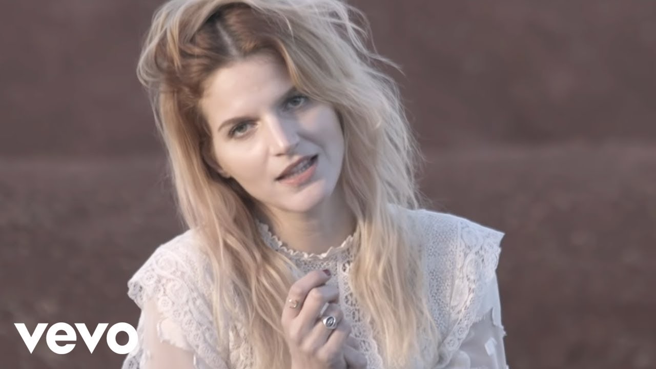 Watch Now Chiara Galiazzo - Nessun posto è casa mia - Sanremo 2017 Chiara Galiazzo - Nessun posto è casa mia - Sanremo 2017