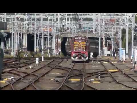 Historic Diesel Locomotive 4520 arrives Sydney Central, 09Jun13