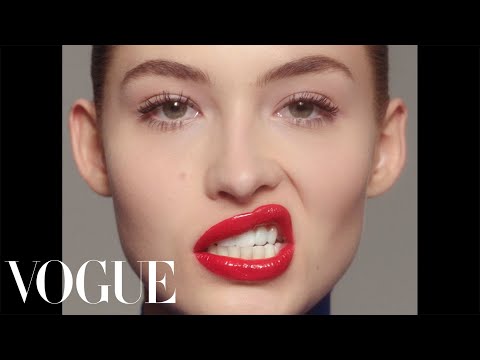 How to Wear Party Season’s Boldest Makeup