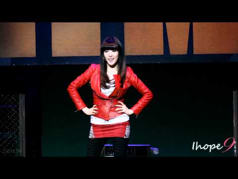 SNSD 120120 Tiffany Fame Curtaincall (7th)