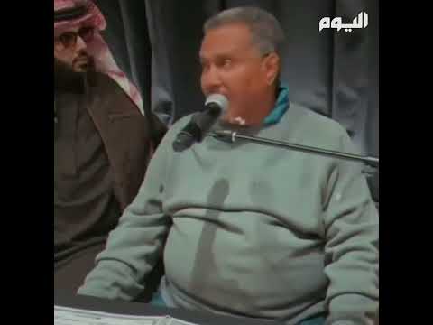 قبلات على الرأس بين تركي آل الشيخ ومحمد عبده