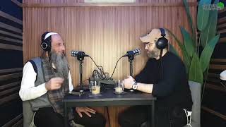 מדברים מרבי נחמן מברסלב   בלב הסנה הבוער הרב מאור קריו ושי גז (הרב מאור קריו) - התמונה מוצגת ישירות מתוך אתר האינטרנט יוטיוב. זכויות היוצרים בתמונה שייכות ליוצרה. קישור קרדיט למקור התוכן נמצא בתוך דף הסרטון