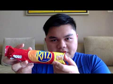 Food Review Battle; Ritz Cheese VS  Japanese Matcha Cookie's sandwich