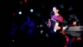 They Might Be Giants - Particle Man (Live)