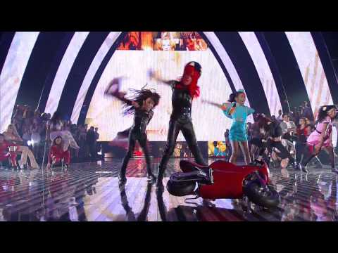 Britney Spears - Mtv VMA 2011 Tribute Accepting Michael Jackson Award