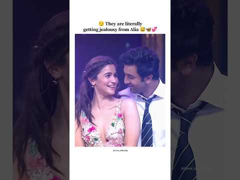 Ranbir Alia dance on stage ❤️ | Ranbir and Alia #ranbirkapoor #aliabhatt #bollywood #shorts #edit