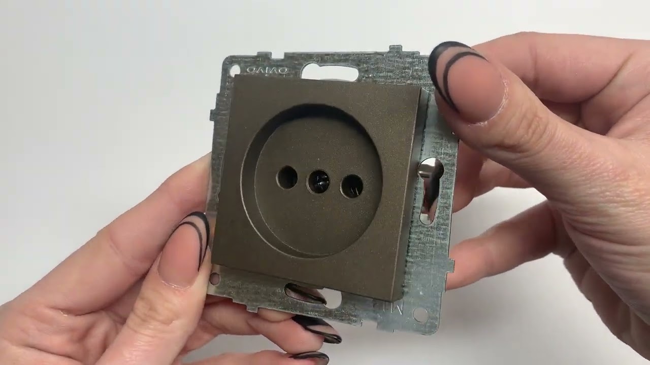 Розетка одинарна б/з OVIVO Grano моко (600-000319-215)