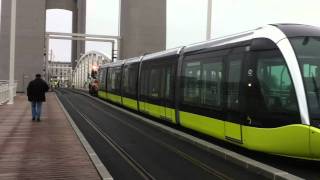 preview picture of video 'Le Tramway de Brest sur  pont de recouvrance'