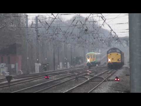 DRS 37069 (37611 on the rear) at Harpenden (HD)