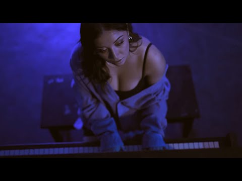 Rachel Grae - Outsider (OFFICIAL MUSIC VIDEO)