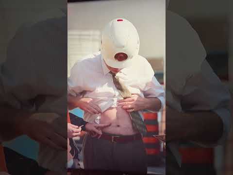 COLIN ROBINSON JOINS GOP DEBATE #debate #hulu #whatwedointheshadows