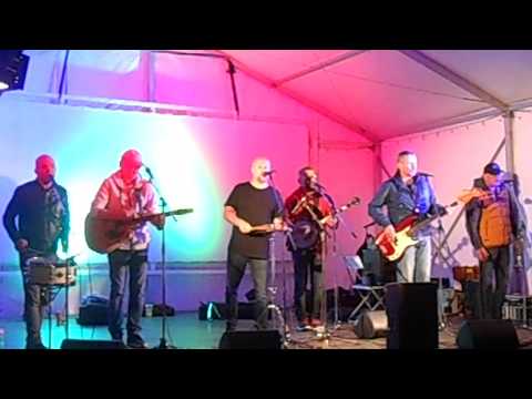 DĚDA MLÁDEK ILEGAL BAND:KDYŽ JE V PRAZE HIC+DÍVKA S DOLÍČKY