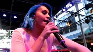 Sheppard Performing &quot;Riding The Wave&quot; Queen Street Mall Brisbane 21.04.2018