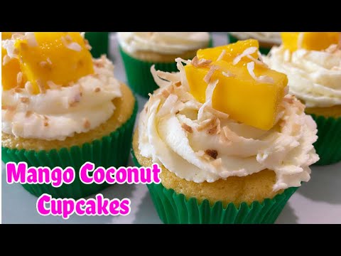 MANGO COCONUT CUPCAKES with freeze-dried mango & coconut cream frosting #mango #cupcake