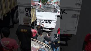 Download lagu Gokil Kata-Kata Lucu Di Bak Truk‼️ mp3 Download lagu Gokil Kata-Kata Lucu Di Bak Truk‼️ mp3