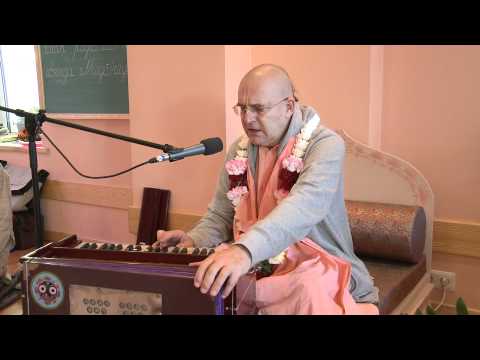 SB8.20.21 Kirtan HH Prabhavishnu Swami - Riga, Latvia 2011.09.09.