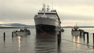 preview picture of video 'Fairhaven Shipyard's Faithful Servant, loads the Alaskan Fish Processor, American Dynasty'