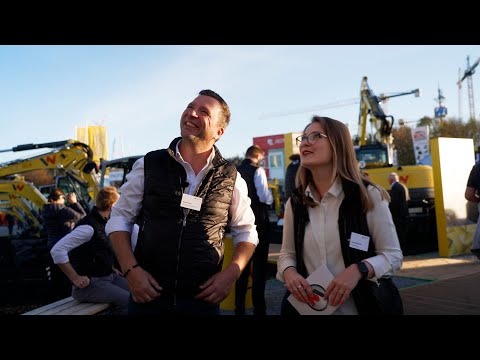 Bauma 2022 booth tour at Wacker Neuson with Anna und Horst