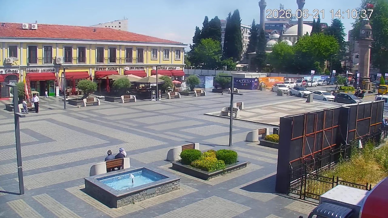 Live webcam view of Saathane Square Promenade