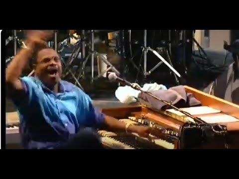 Eric Clapton - Will It Go Round In Circles - Live 2001 (Ft. Billy Preston)