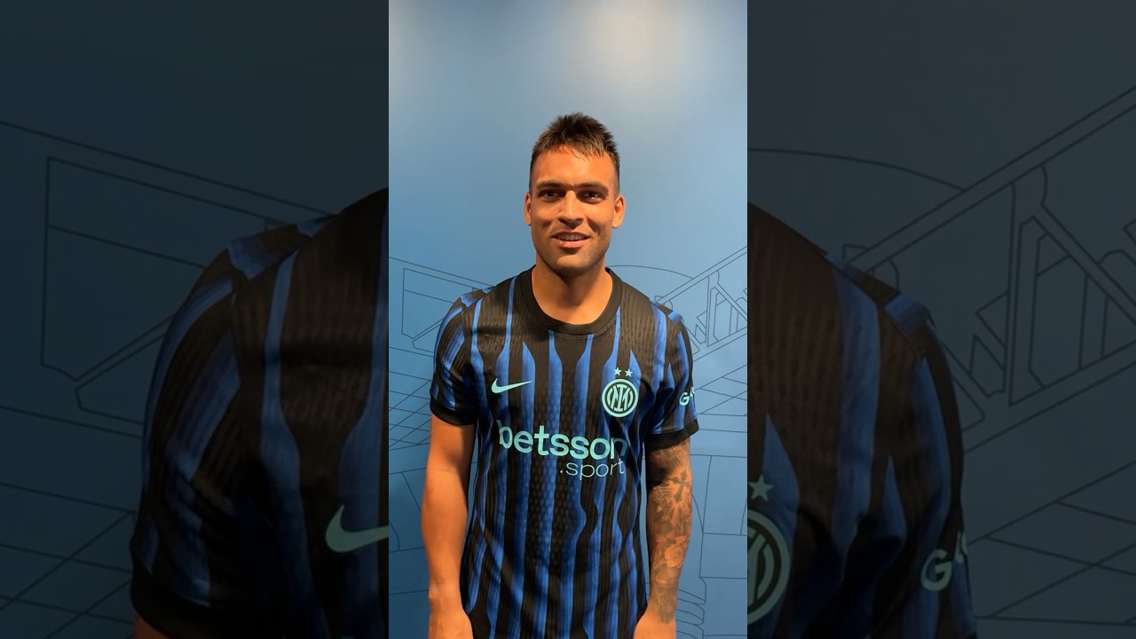 Does pineapple belong on pizza? 🍕 🇮🇹