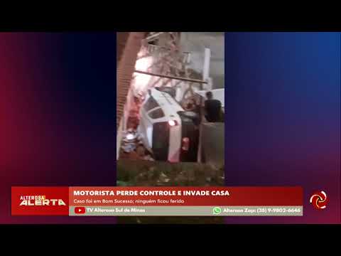 Veja o video: carro invade casa em Bom Sucesso