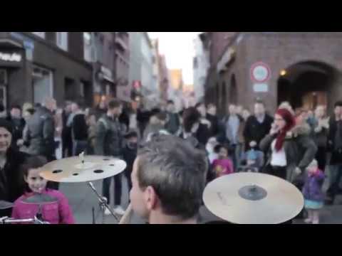 Drummer and Travelling Street Musician - Oded Kafri (Short Documentary)