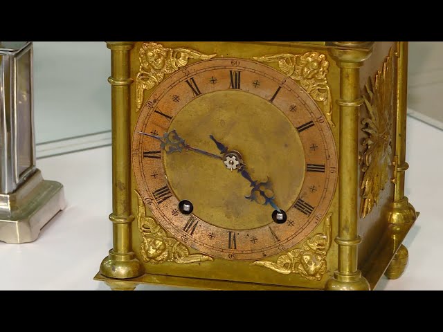 Опять идут старинные часы