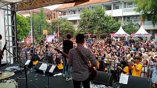 Wahyu Selow Live &quot;Selow&quot; at SMA 12 Bekasi