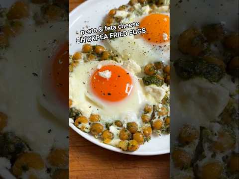 Chickpea Pesto Fried Eggs with Feta 🍳🌱