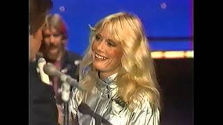 Kim Carnes - &quot;Does It Make You Remember&quot; and &quot;Voyeur&quot; - (Live) American Bandstand 1982