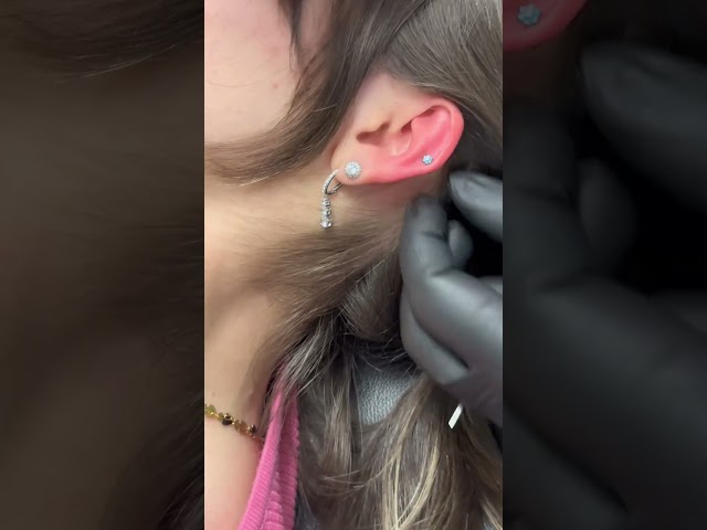 Vídeo relacionado con GGUFAY Pendiente de Cartílago Transparente 20 Piezas 16G Transparente Bioflex Flexible Tragus Retenedor Anillos de Labios Nariz Oreja Helix Pendiente