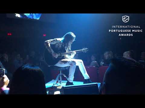 Nuno Bettencourt performs the Portuguese National Anthem at IPMA 2019