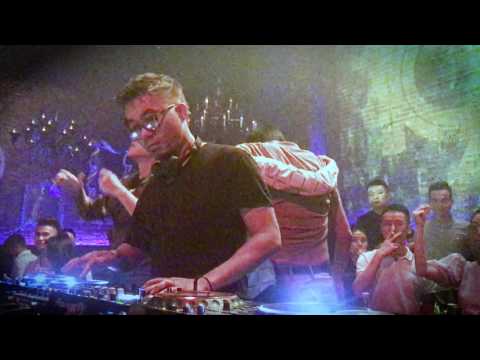 DUSTEE & AHMET KILLIC ON SET #1900.