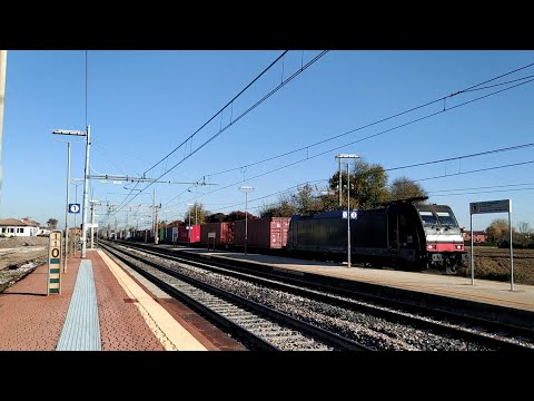 HD - E.484.105 di MRCE sul TCS Padova I. - La Spezia M. in transito sulla Padova-Bologna